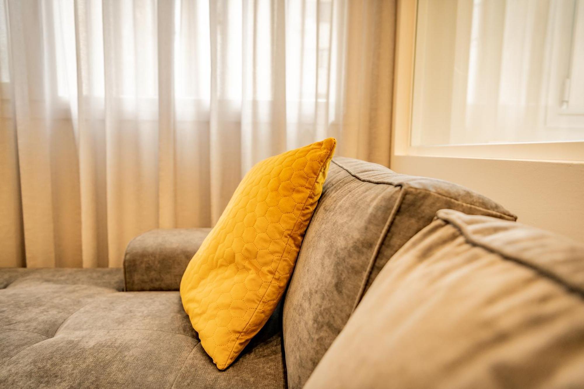 Urban Luxury Suites Салоники Экстерьер фото